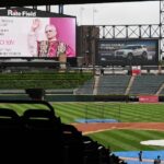¡Un lugar santo! White Sox honran al Papa León XIV en el asiento que ocupó en la Serie Mundial 2005