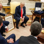 Donald Trump recibe el certificado de nacimiento de su abuelo: era inmigrante en EU