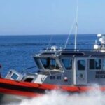 Rescatan en altamar a 27 menores y un mayor de edad frente a costas de Sinaloa