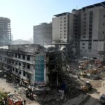 Suman 67 personas sin tras incendio de centro comercial en Pakistán