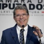 Ricardo Monreal propone prohibir publicidad sin consentimiento de usuarios