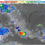 La onda tropical número 26 se desplazará sobre la península de Yucatán y el sureste de México